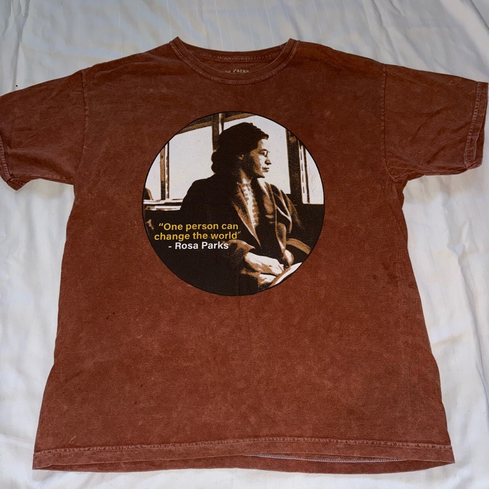 Earthy Brown Short Sleeve Tee with Vintage Graphic